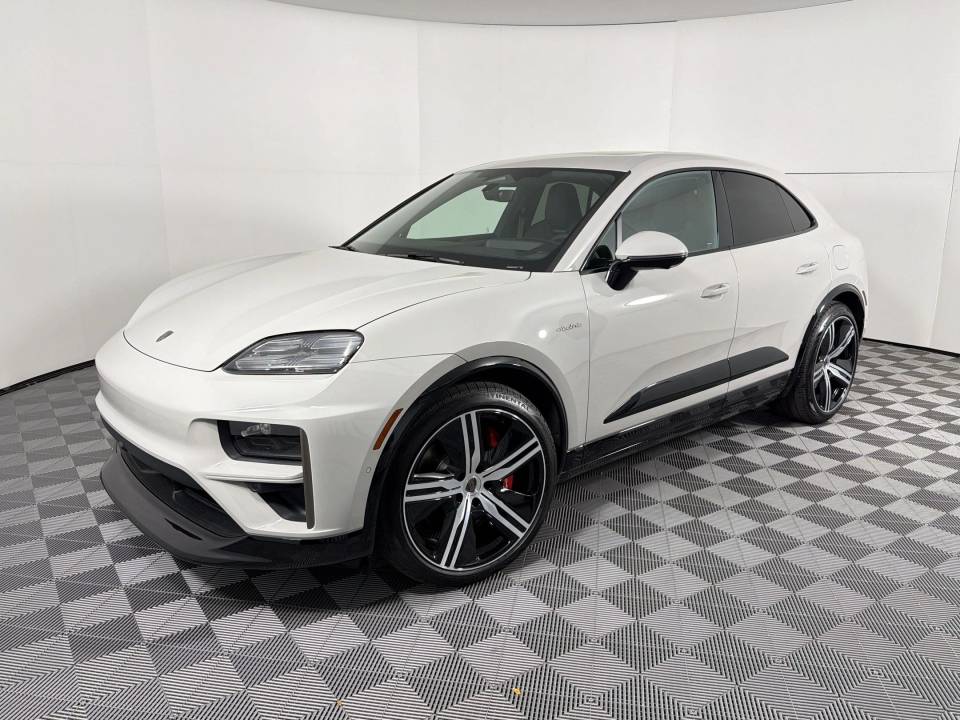 2026 Porsche Macan Turbo Electric