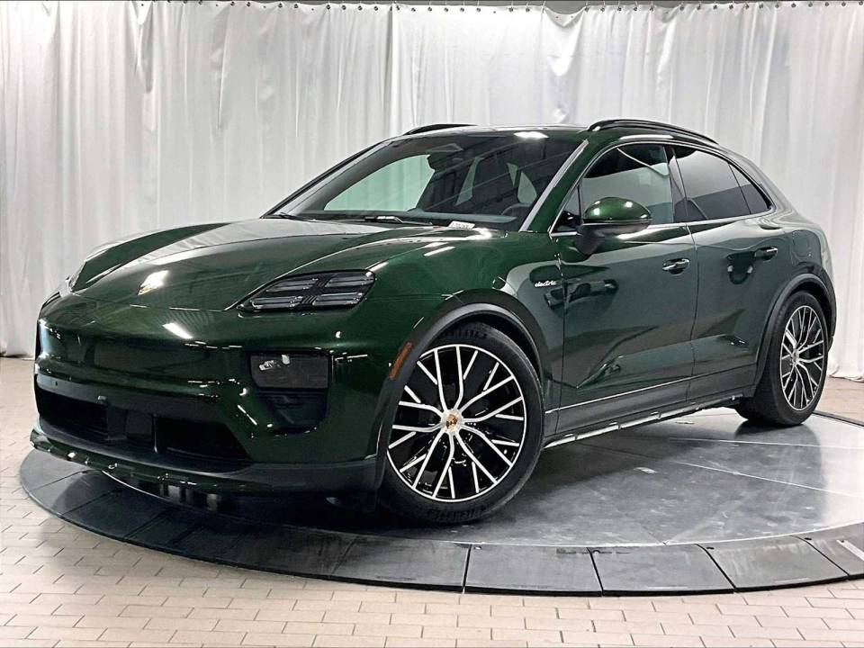 2025 Porsche Macan Base