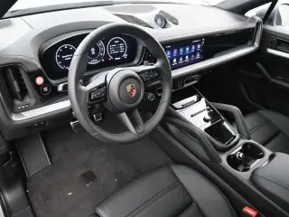 2026 Porsche Cayenne Coup S - Photo 29