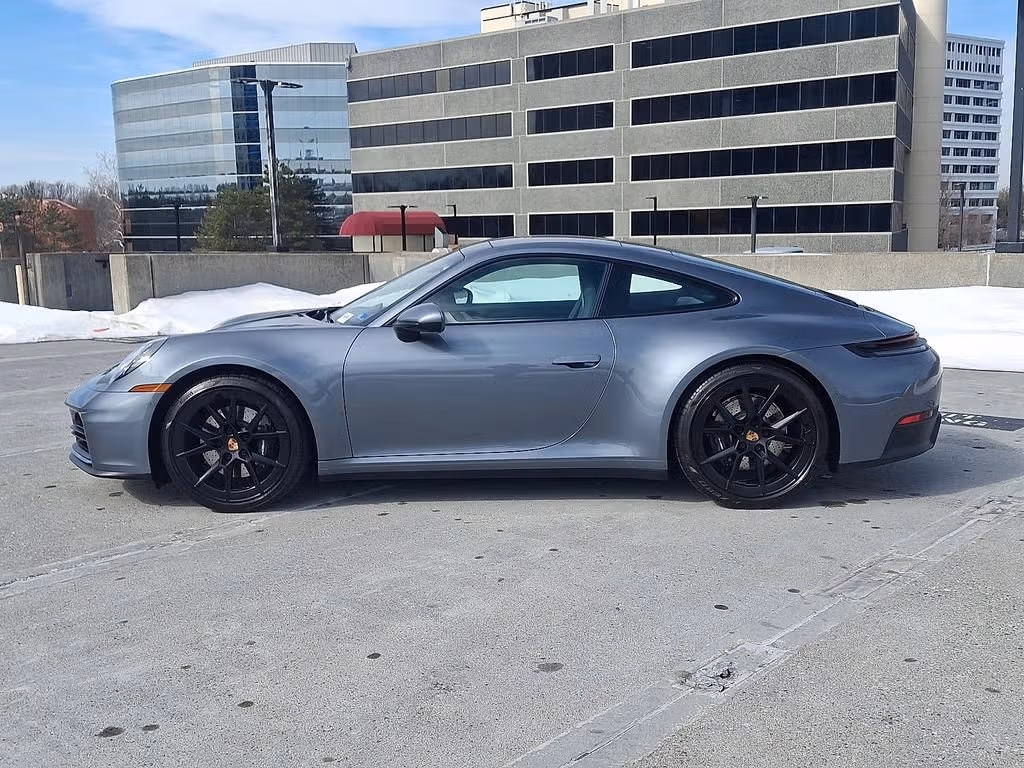 2025 Porsche 911 - Photo 12