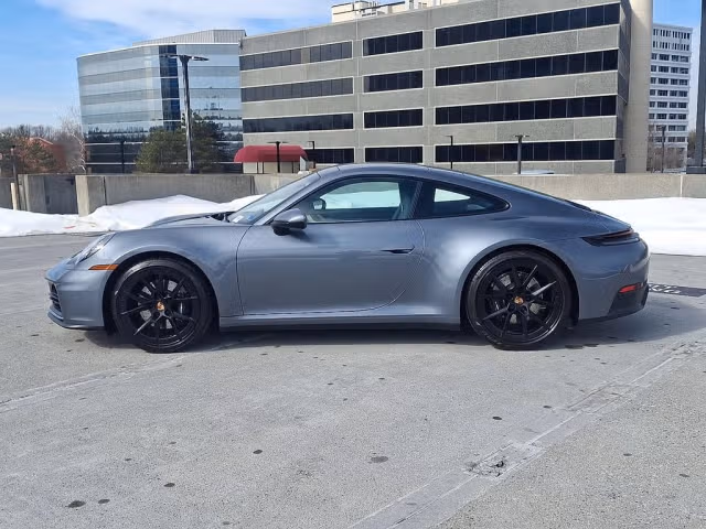 2025 Porsche 911 - Photo 10