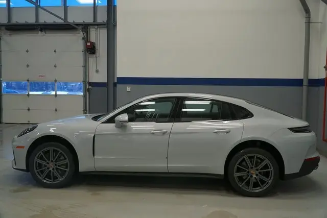 2026 Porsche Panamera Base - Photo 16