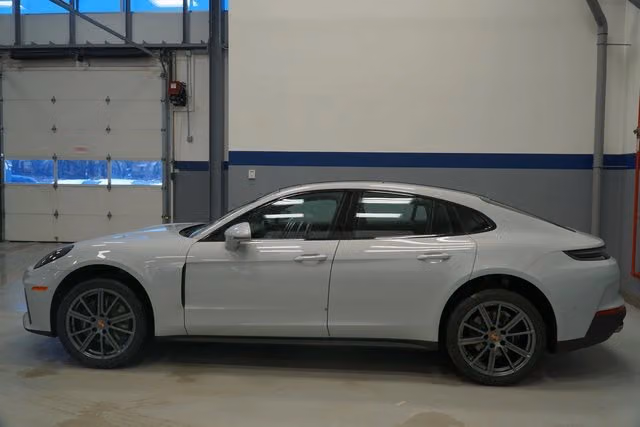 2026 Porsche Panamera Base - Photo 11