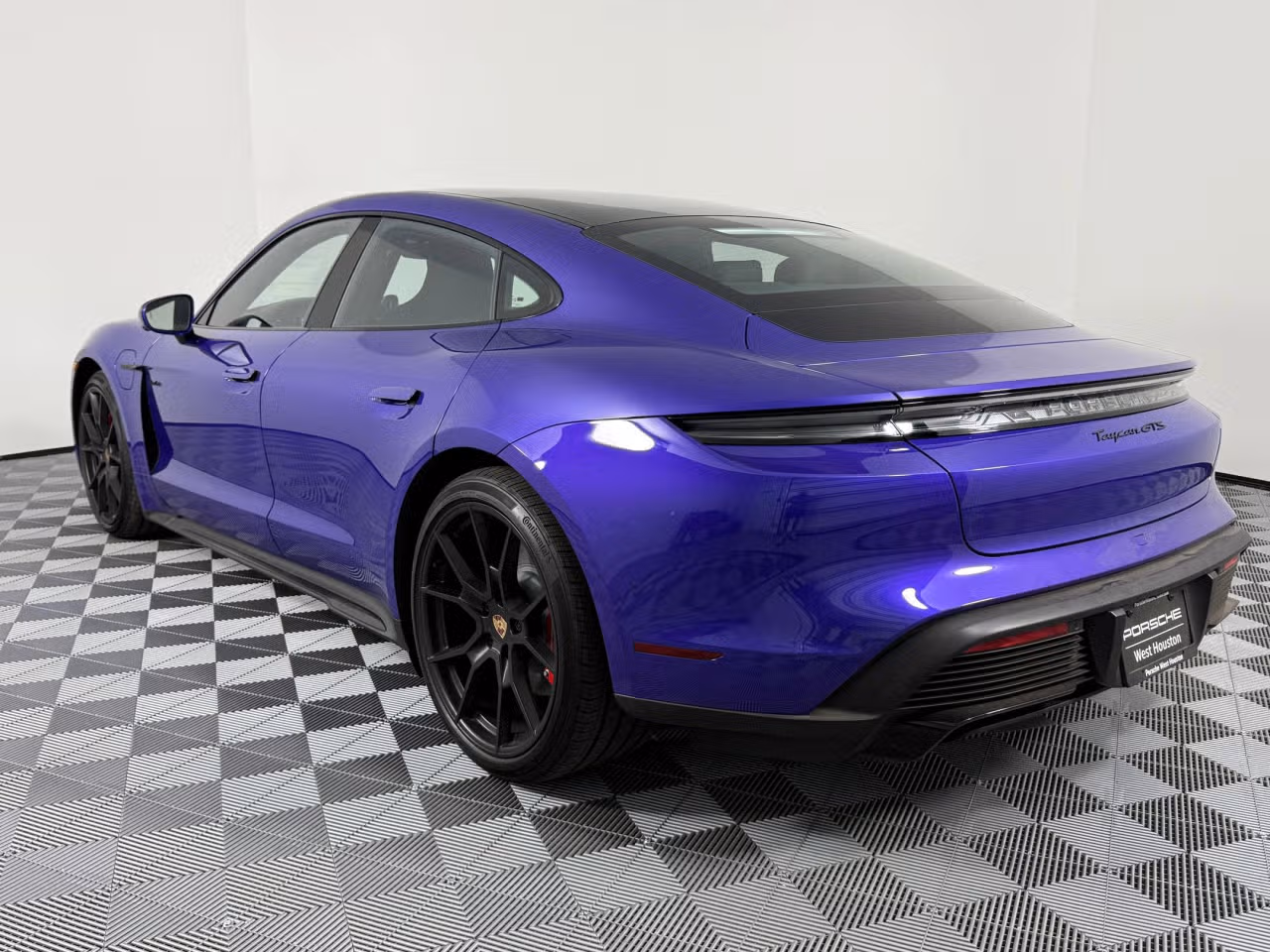 2026 Porsche Taycan GTS - Photo 20
