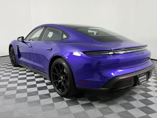 2026 Porsche Taycan GTS - Photo 22