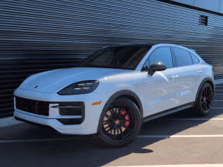 2025 Porsche Cayenne GTS's photo