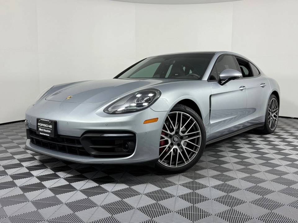 2023 Porsche Panamera S