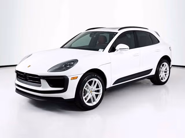 2026 Porsche Macan T - Photo 2