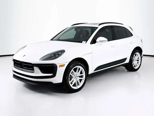 2026 Porsche Macan T - Photo 6