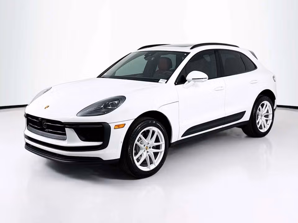 2026 Porsche Macan T - Photo 3