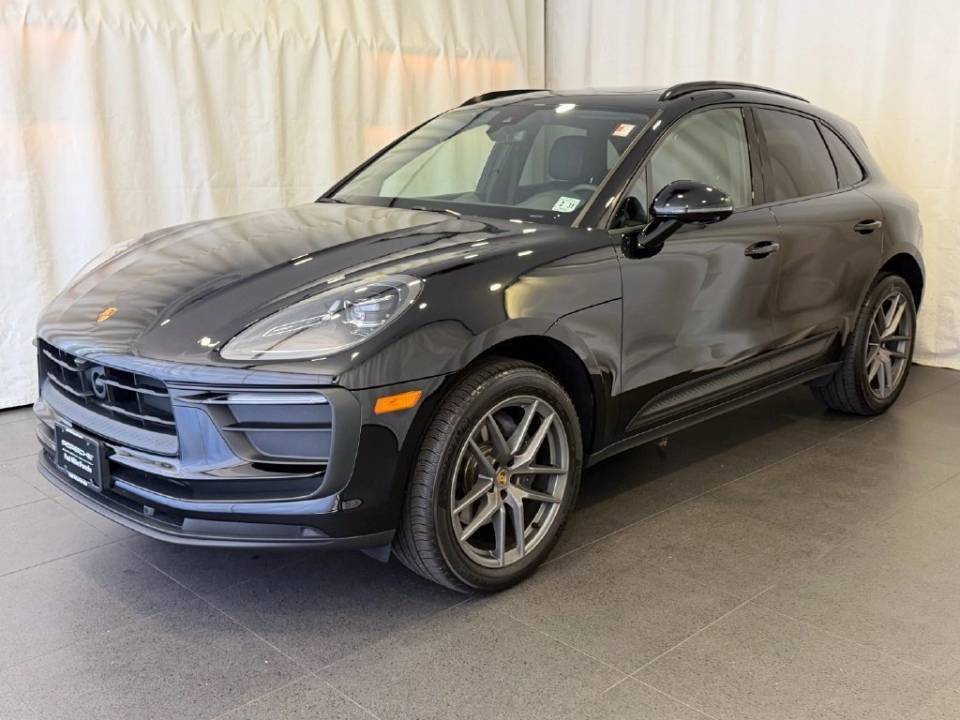 2026 Porsche Macan Base