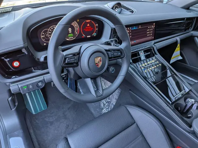 2026 Porsche Panamera 4 E-Hybrid - Photo 30