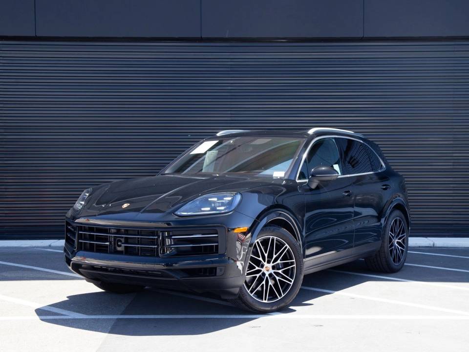 2025 Porsche Cayenne Base