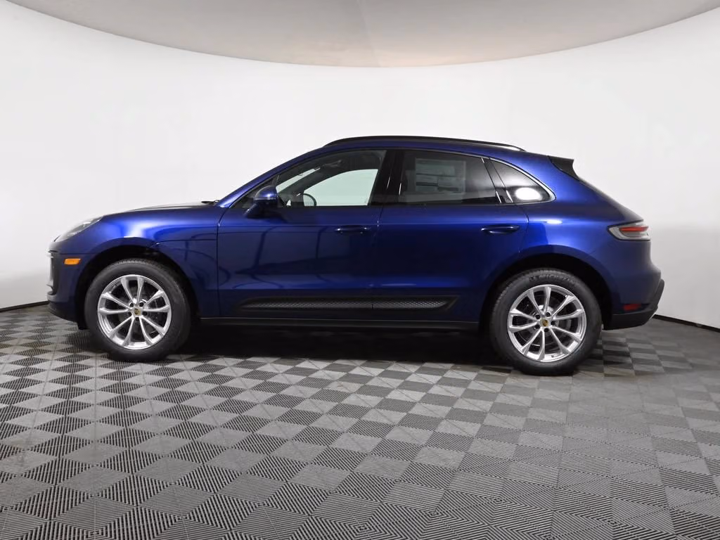 2025 Porsche Macan Base - Photo 12