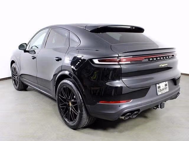 2026 Porsche Cayenne Coup E-Hybrid - Photo 18
