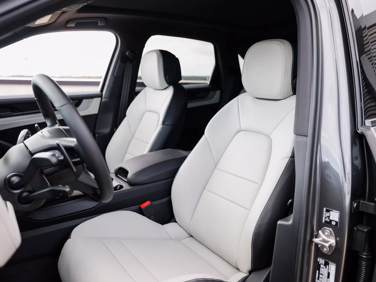 2026 Porsche Cayenne E-Hybrid - Photo 36