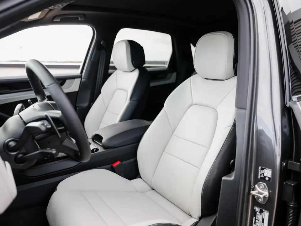 2026 Porsche Cayenne E-Hybrid - Photo 39