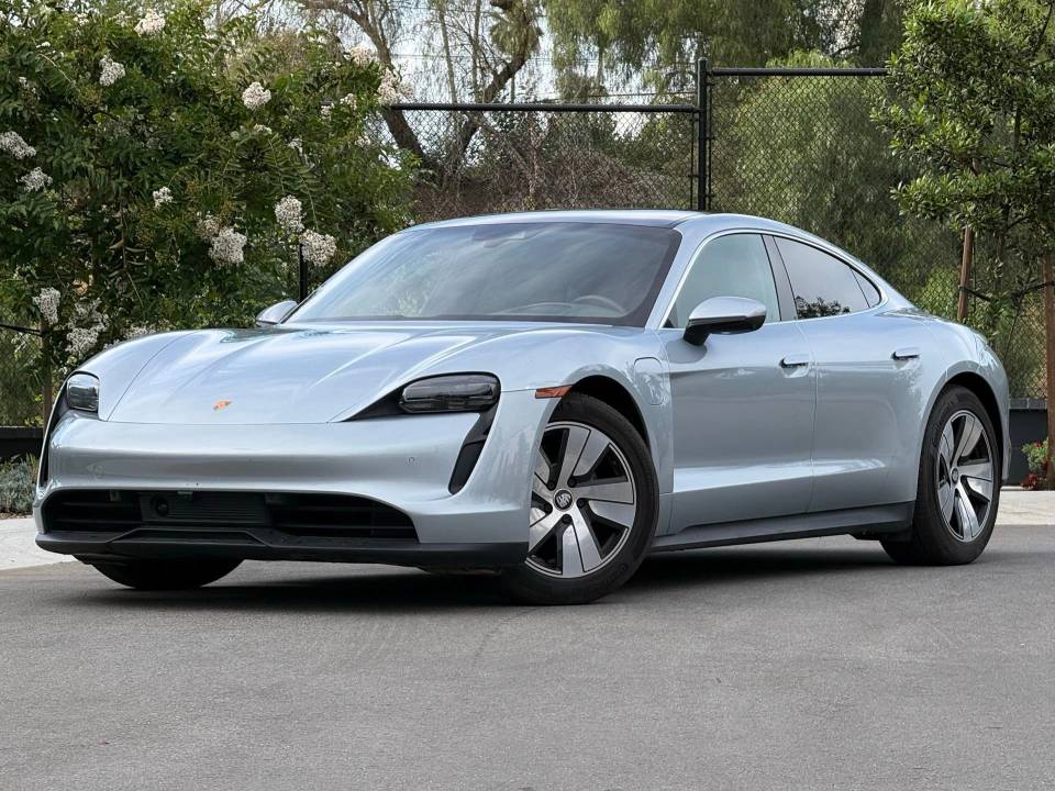 2022 Porsche Taycan Base