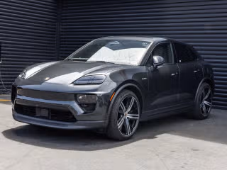 2025 Porsche Macan Macan Electric's photo