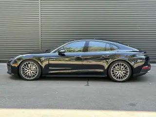 2025 Porsche Panamera 4 E-Hybrid - Photo 13