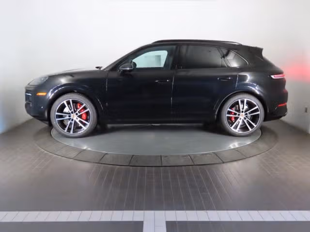 2026 Porsche Cayenne GTS - Photo 10