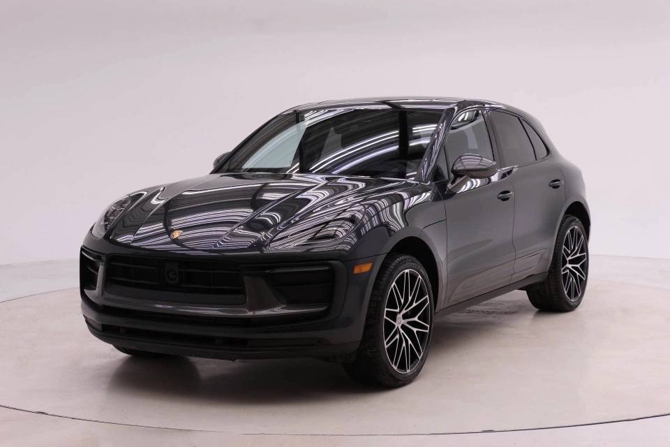 2025 Porsche Macan T