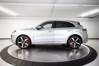 2026 Porsche Cayenne S - Photo 13