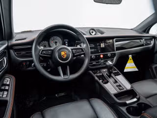 2026 Porsche Macan Base - Photo 25