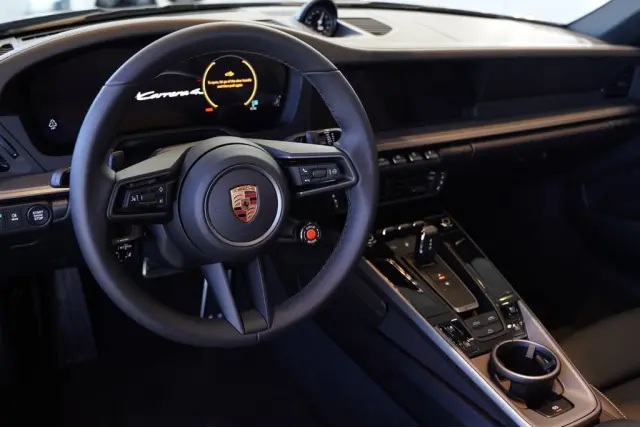 2026 Porsche 911 S - Photo 30