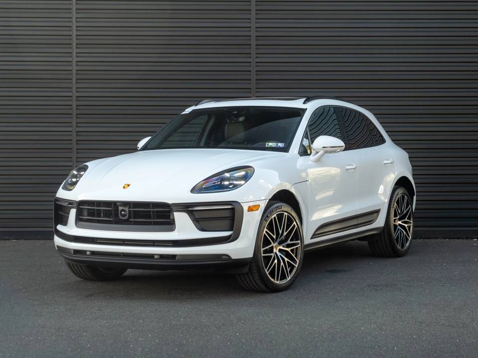 2026 Porsche Macan Base