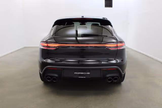 2025 Porsche Macan - Photo 34