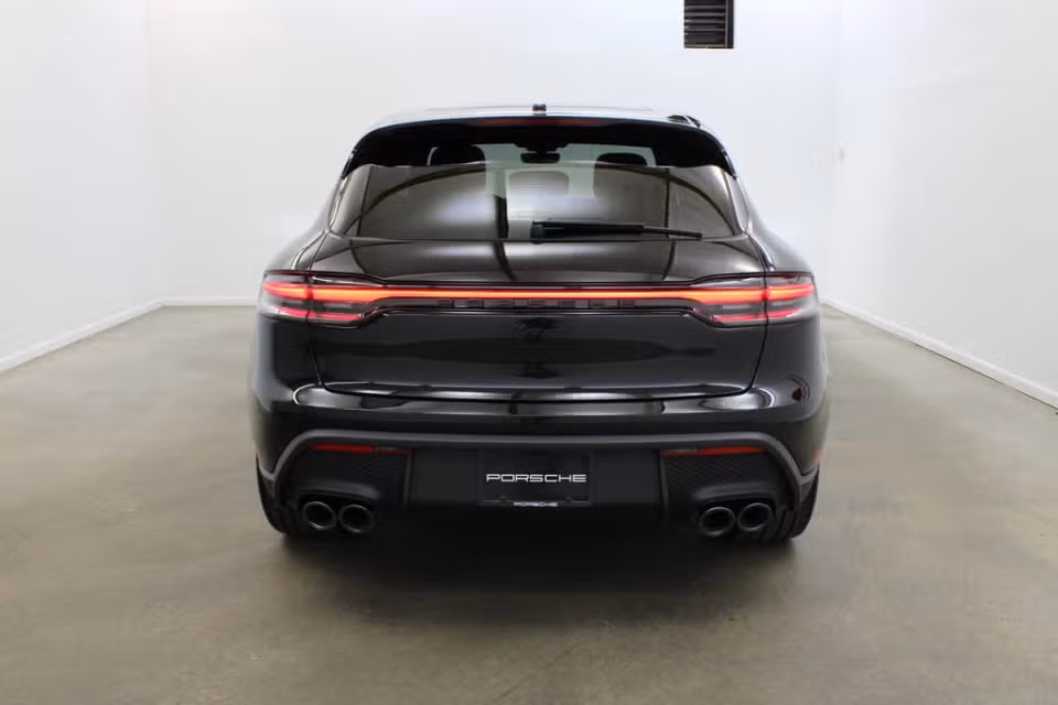 2025 Porsche Macan - Photo 35