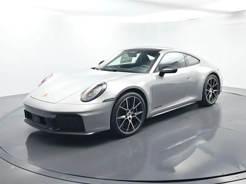 2026 Porsche 911 Carrera 4 GTS image 1