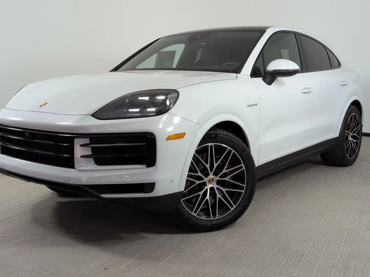 2026 Porsche Cayenne Coup E-Hybrid - Photo 8
