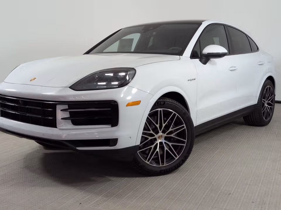 2026 Porsche Cayenne Coup E-Hybrid - Photo 3