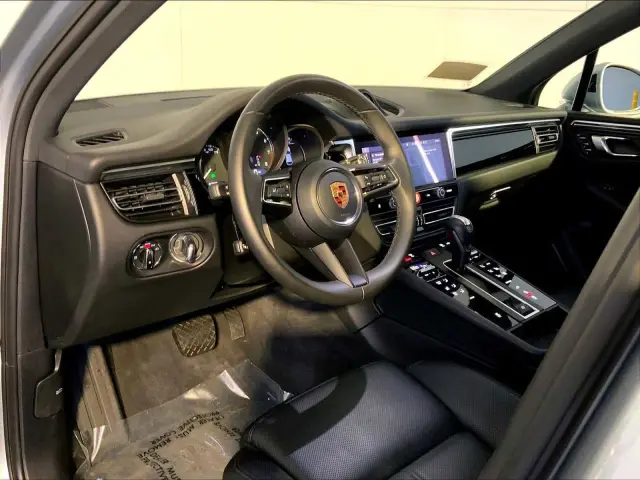 2026 Porsche Macan Base - Photo 30