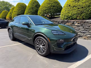 2025 Porsche Macan Macan 4 Electric's photo