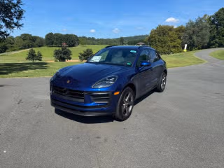 2025 Porsche Macan -'s photo