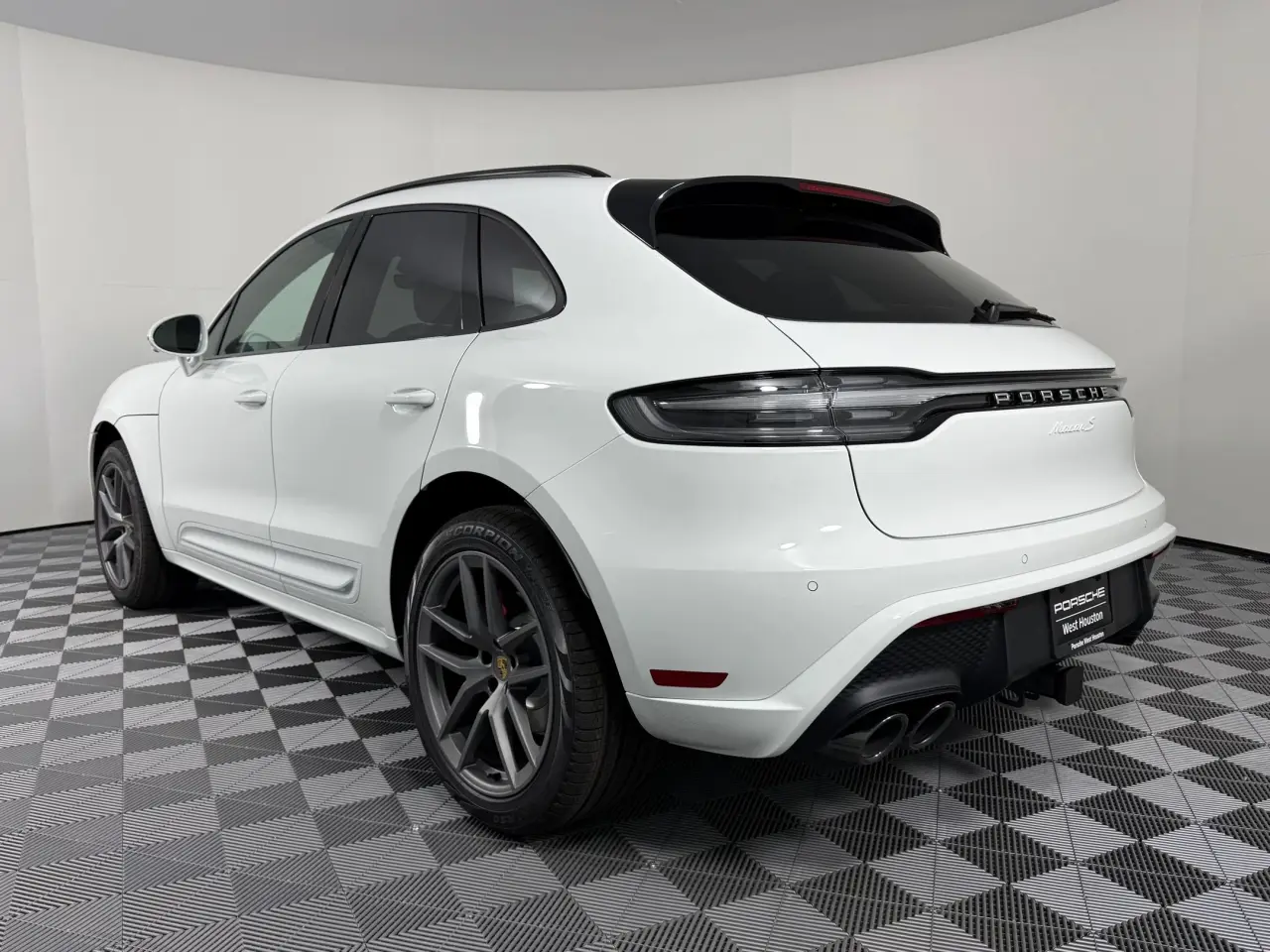 2026 Porsche Macan S - Photo 24