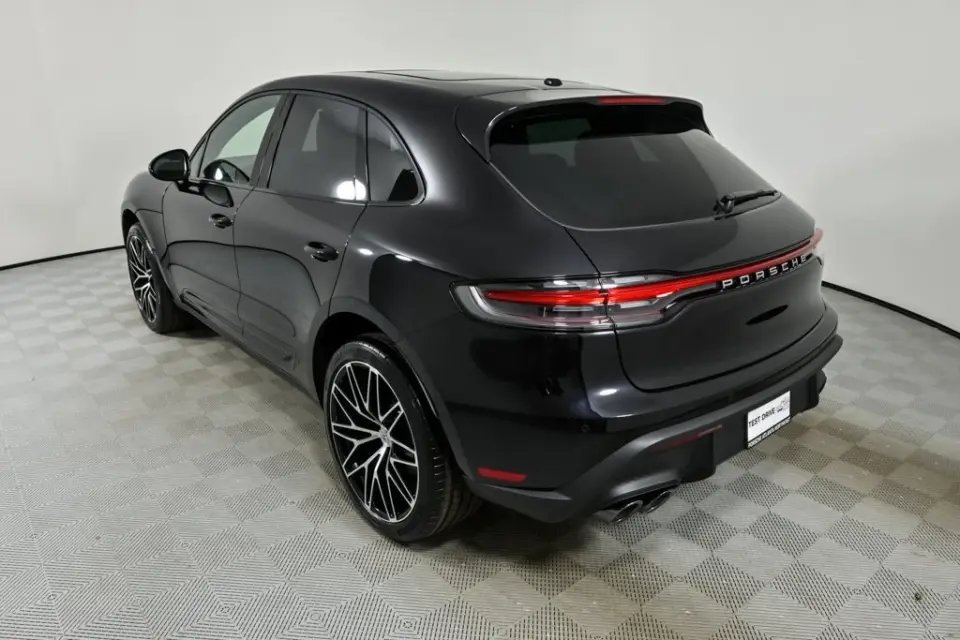 2026 Porsche Macan Base - Photo 23