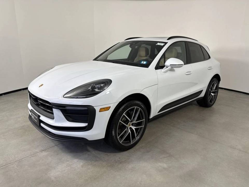 2025 Porsche Macan Base