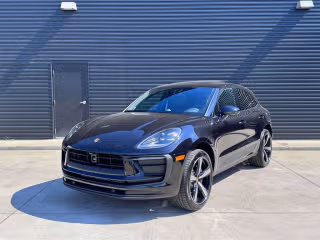 2025 Porsche Macan's photo