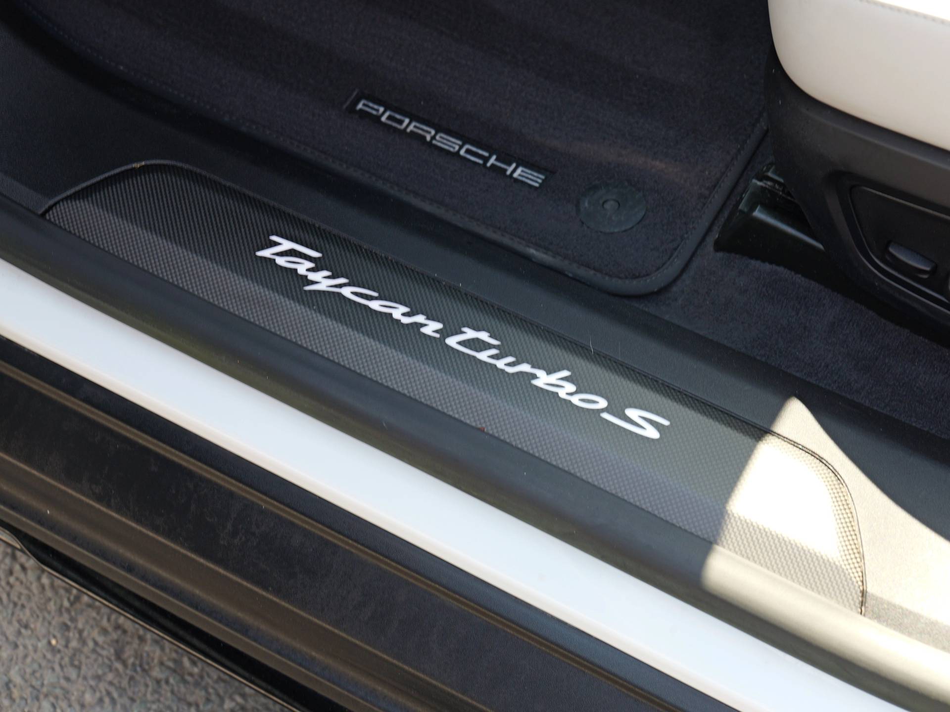 Taycan Turbo S Cross Turismo, photo 42 of 42