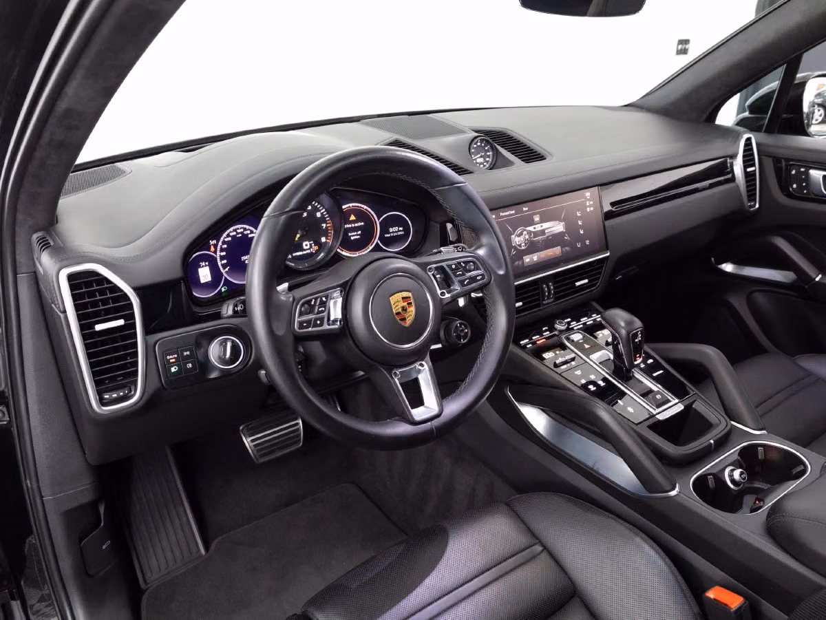 2023 Porsche Cayenne Turbo S E-Hybrid - Photo 28