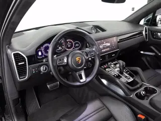 2023 Porsche Cayenne Turbo S E-Hybrid - Photo 29