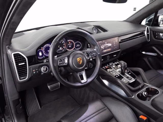 2023 Porsche Cayenne Turbo S E-Hybrid - Photo 26