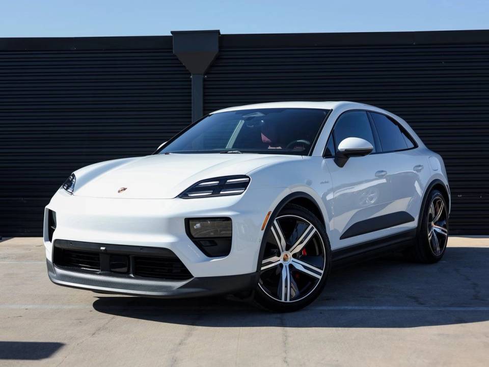 2025 Porsche Macan S
