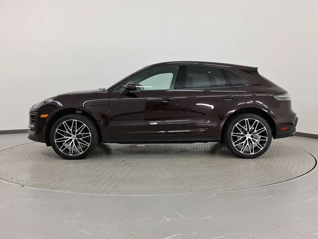 2025 Porsche Macan T - Photo 16