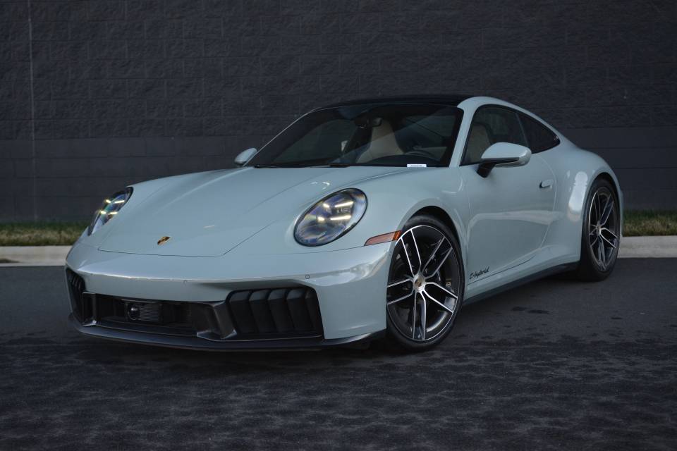 2025 Porsche 911 GTS