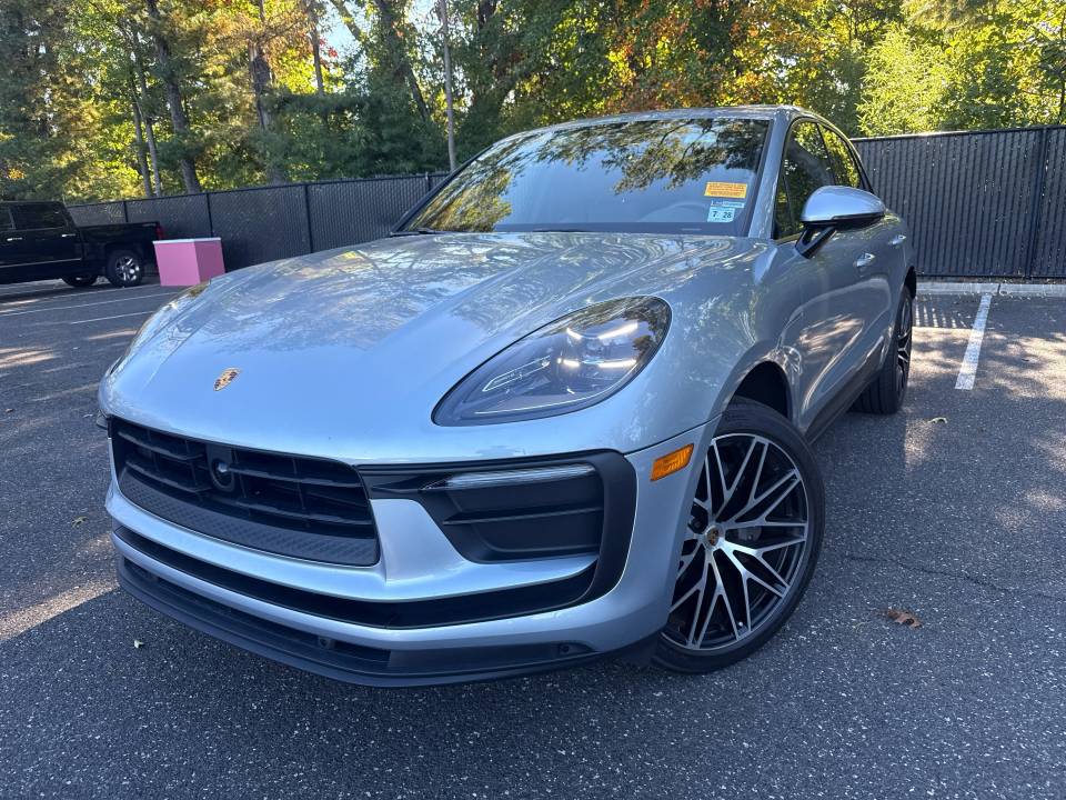 2023 Porsche Macan T